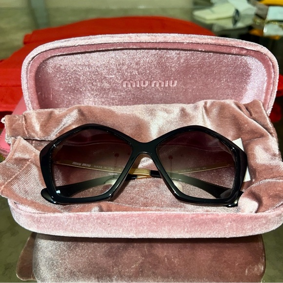MIU MIU Pentagon SMU 11N 57014 1AB0A7 Black Gold / Grey Gradient Sunglasses Wmns - Picture 15 of 16